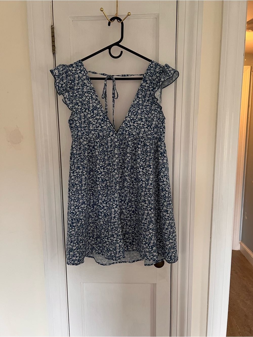 Blue Floral V-Neck Ruffle Sleeve Dress